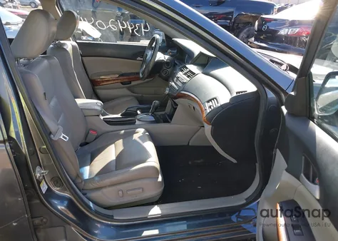 2011 Honda Accord 2.4 Ex-L z USA, uszkodzony, nr VIN 1HGCP2F85BA079858